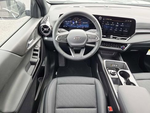 New 2026 Chevrolet Equinox LT w/ Convenience Package II FWD image 7