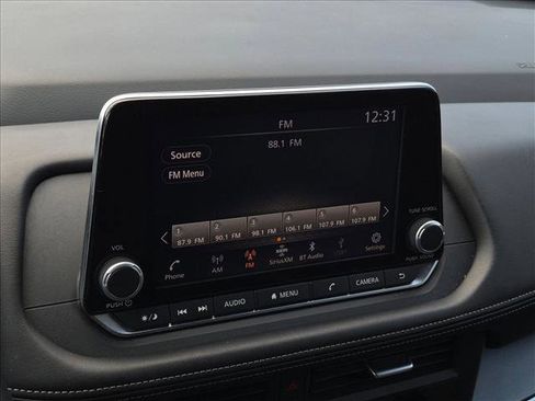 Used 2025 Nissan Rogue SV AWD/4WD image 12