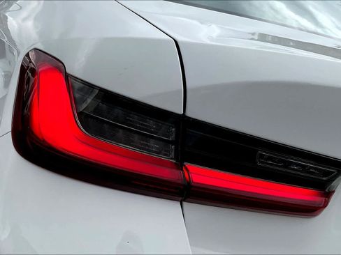 Used 2025 BMW 330i Sedan RWD image 32
