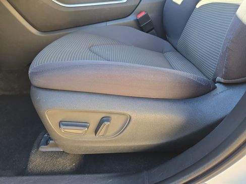 Used 2023 Toyota Highlander LE image 17