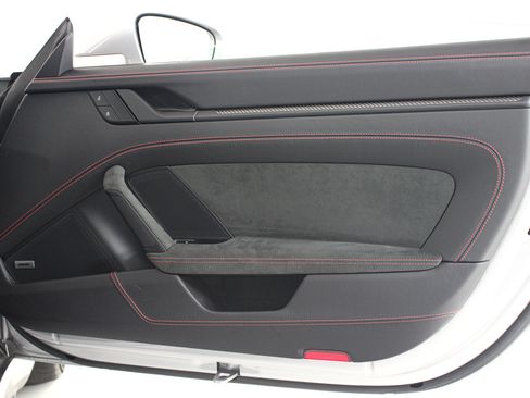 Used 2024 Porsche 911 GT3 RWD image 22