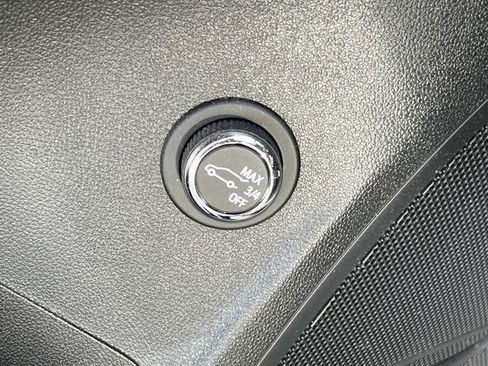 Certified 2023 Buick Envision Essence image 20