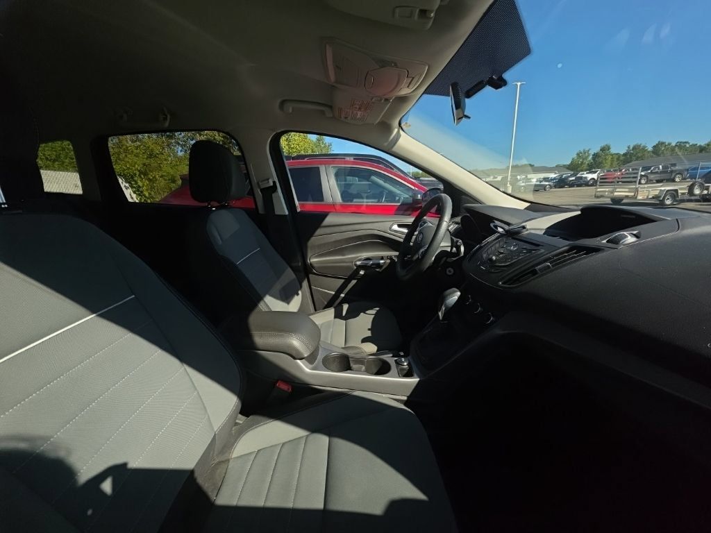 Used 2015 Ford Escape SE FWD image 4