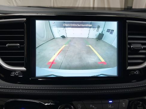 New 2026 Chrysler Pacifica Select image 36