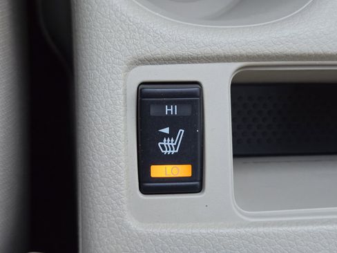 Used 2020 Nissan Rogue SV w/ Premium Package image 26