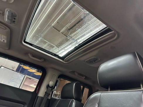 Used 2010 HUMMER H3 Luxury w/ Appearance Package image 19