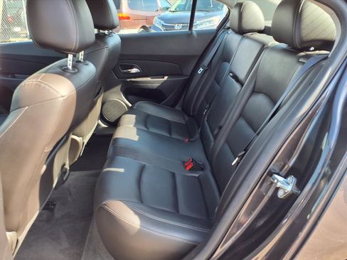 Used 2016 Chevrolet Cruze LT image 17