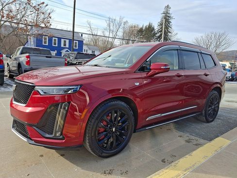 Used 2022 Cadillac XT6 Sport w/ Platinum Package image 3