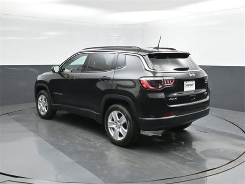 Used 2022 Jeep Compass Latitude w/ Sun and Sound Group image 5
