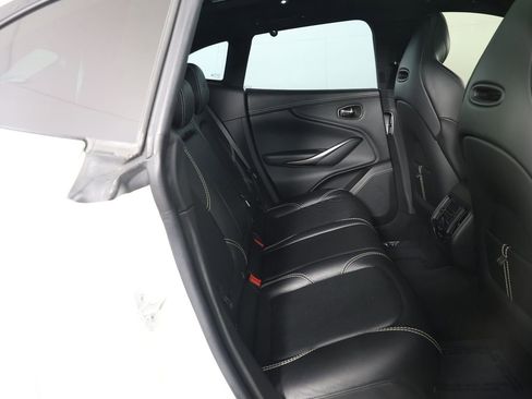 Used 2021 Aston Martin DBX image 37