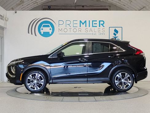 Used 2022 Mitsubishi Eclipse Cross SE image 3