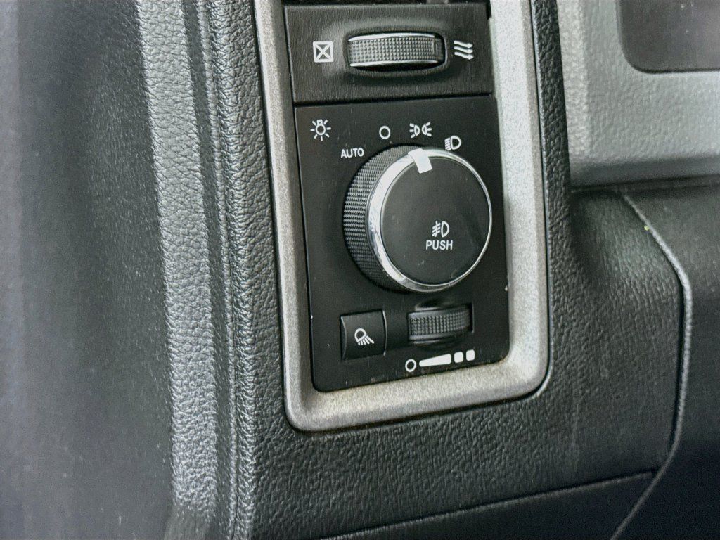 Used 2017 RAM 1500 Express w/ Express Value Package AWD/4WD image 19