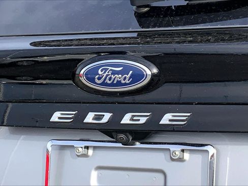 Certified 2023 Ford Edge Titanium AWD/4WD image 28
