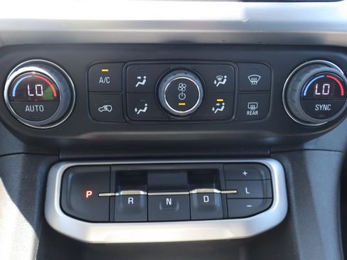 Used 2023 GMC Acadia SLE w/ Driver Convenience Package FWD image 23