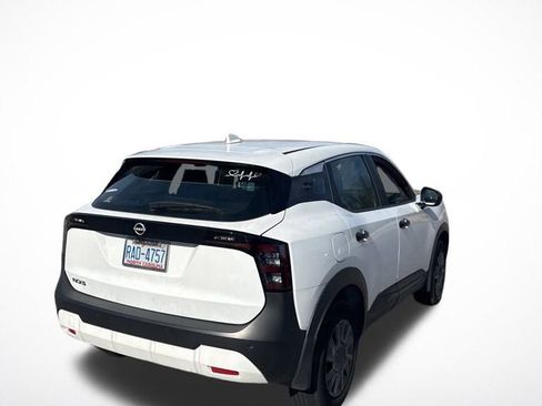 Used 2025 Nissan Kicks S w/ Charging Package image 10