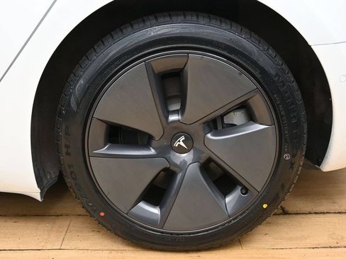 Used 2021 Tesla Model 3 Standard Range Plus RWD image 11