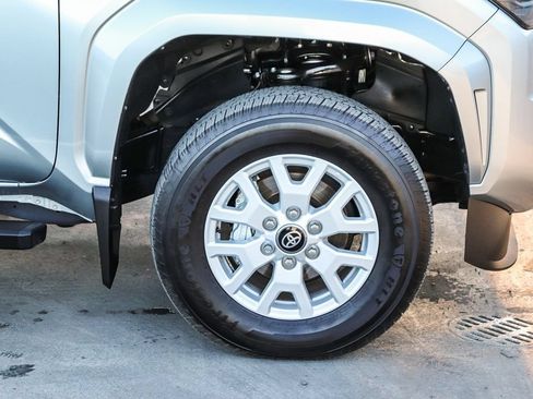 Used 2025 Toyota Tacoma SR5 AWD/4WD image 11