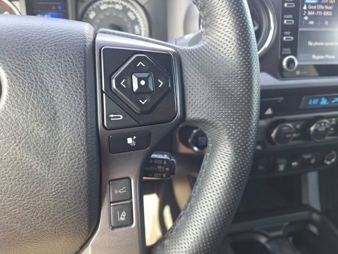 Used 2023 Toyota Tacoma TRD Sport w/ Technology Package AWD/4WD image 18
