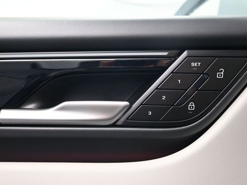 New 2026 Porsche Macan Electric image 18