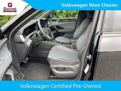 Certified 2025 Volkswagen Tiguan SE R-Line AWD/4WD image 18