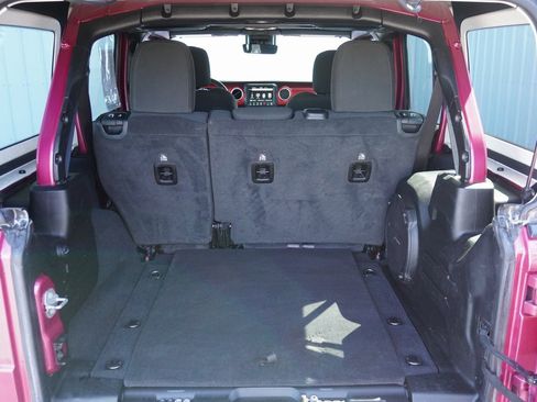 Used 2022 Jeep Wrangler Unlimited Rubicon w/ LED Lighting Group image 8