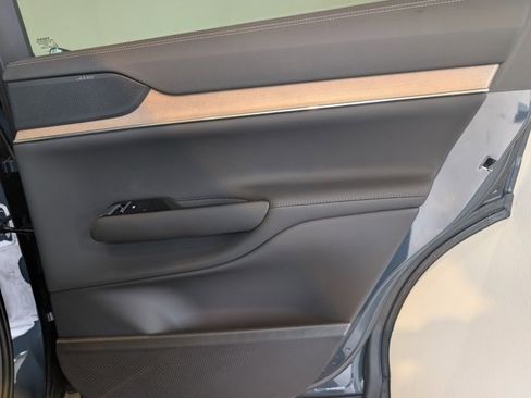 New 2025 Volvo EX90 Plus image 24