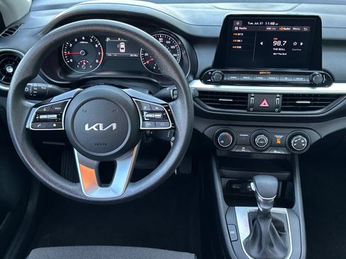 Used 2024 Kia Forte LXS w/ LXS Technology Package FWD image 13