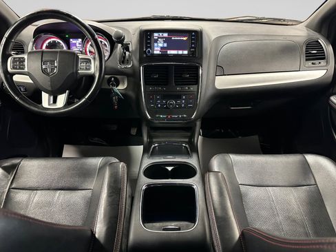 Used 2015 Dodge Grand Caravan R/T w/ Driver Convenience Group FWD image 16