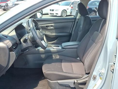 Used 2024 Nissan Sentra SV FWD image 10