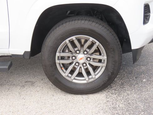 Used 2024 Chevrolet Colorado LT w/ LT Convenience Package RWD image 9