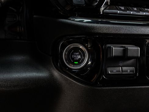 Used 2024 Chevrolet Silverado 2500 ZR2 w/ Technology Package image 23