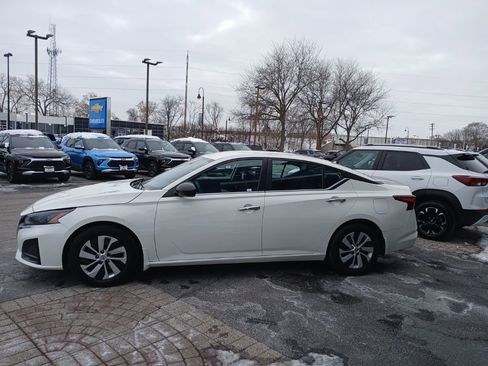 Used 2024 Nissan Altima 2.5 S image 5