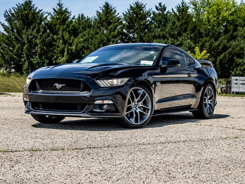 Used 2015 Ford Mustang GT Premium RWD image 35
