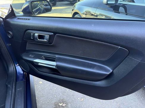 Used 2019 Ford Mustang Coupe RWD image 16