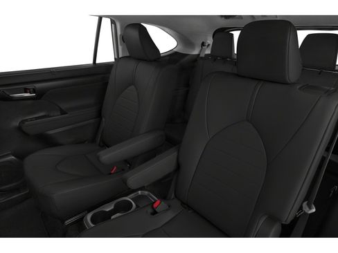Used 2021 Toyota Highlander XLE FWD image 8