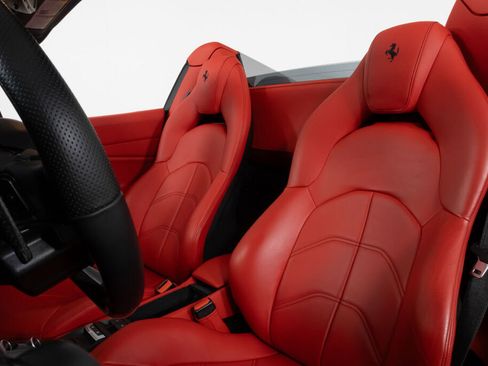 Used 2018 Ferrari 488 Spider image 50