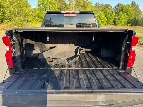 Used 2021 Chevrolet Silverado 1500 High Country w/ Technology Package AWD/4WD image 24
