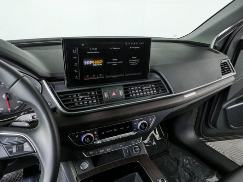 Used 2024 Audi Q5 2.0T Premium AWD/4WD image 12