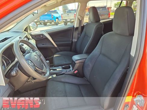 Used 2015 Toyota RAV4 LE FWD image 19