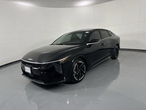 Certified 2025 Kia K4 GT-Line image 2