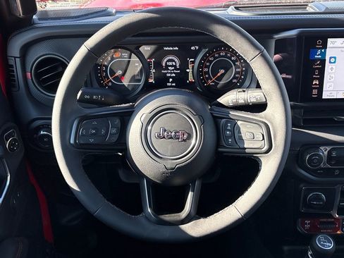 Used 2025 Jeep Wrangler Unlimited Rubicon image 20