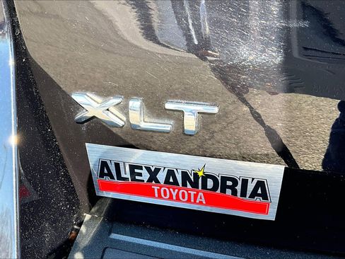 Used 2023 Ford Expedition XLT image 8