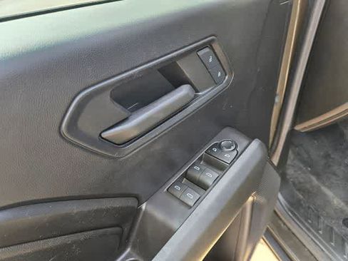 Used 2023 Chevrolet Colorado W/T image 15