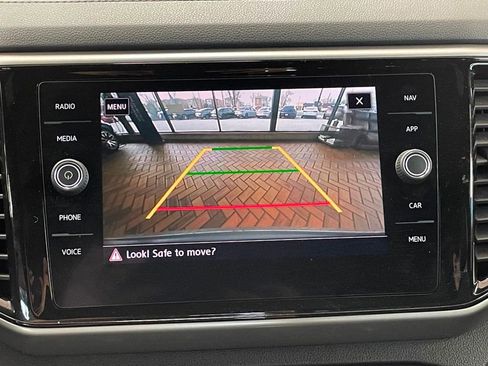 Used 2020 Volkswagen Atlas Cross Sport SEL R-Line image 27