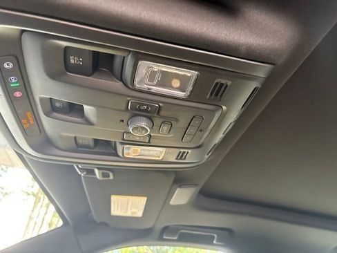 Certified 2023 Cadillac Escalade Premium Luxury w/ Performance Package AWD/4WD image 23