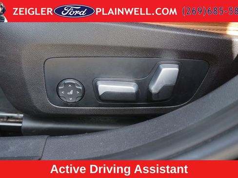 Used 2023 BMW 330e xDrive w/ Driving Assistance Package AWD/4WD image 19