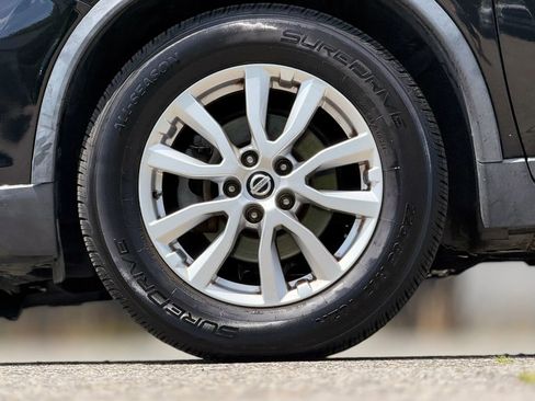 Used 2017 Nissan Rogue SV image 29