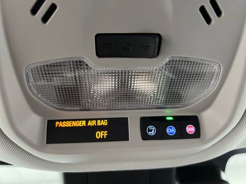 Used 2025 Chevrolet Trax LT w/ LT Convenience Package image 55