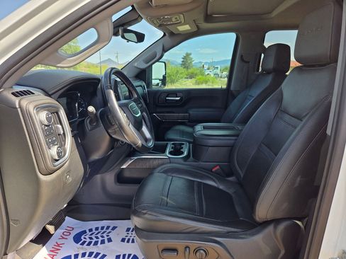 Used 2022 GMC Sierra 3500 Denali w/ Denali Ultimate Package AWD/4WD image 12