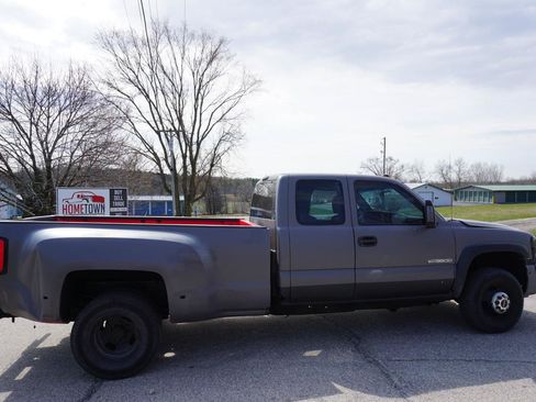 Used 2004 GMC Sierra 3500 4x4 Extended Cab w/ Heavy-Duty Power Package image 9